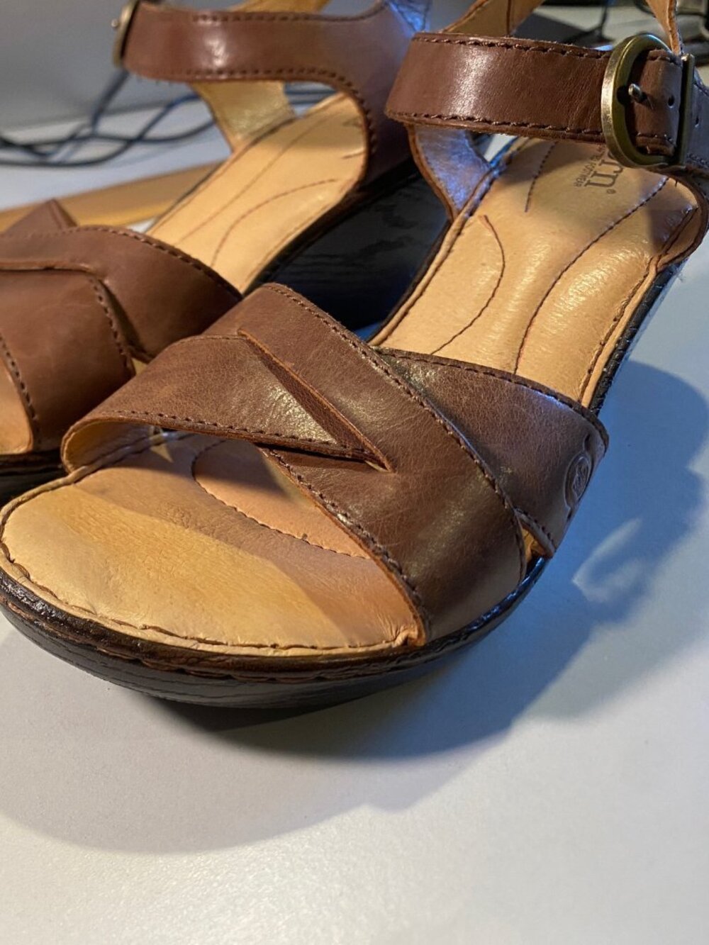 Born - Size 9M - Women's Brown Leather Wedge Sandals